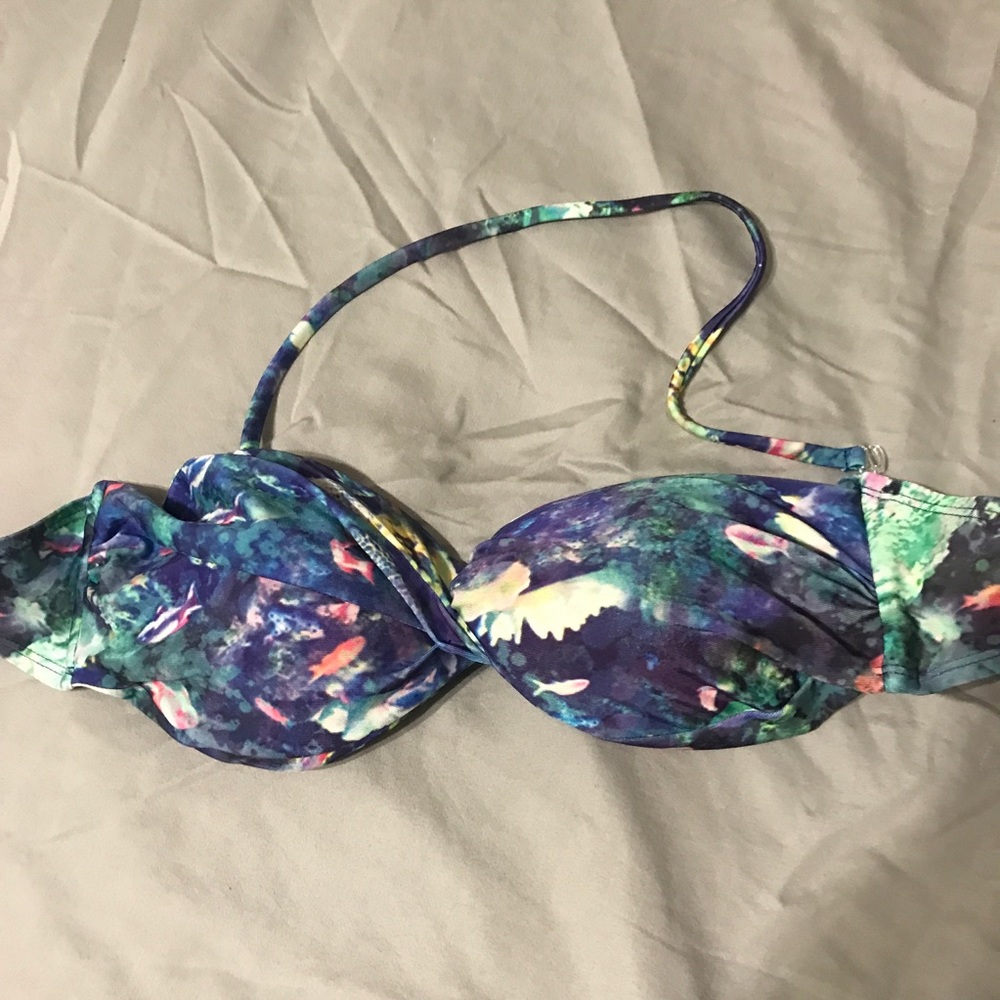 Forever21 twist ocean mermaid beach bikini top M